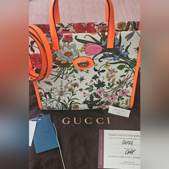 AUTHENTIC FLORAL GUCCI MED. TOTE W/ CROSSBODY w/2 COAS๐ - Picture 12 of 13